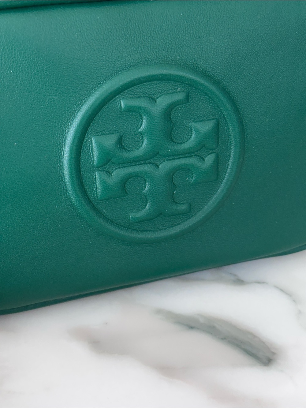 Tory Burch Teal Green Embossed Logo Wristlet - Picture 2 of 4